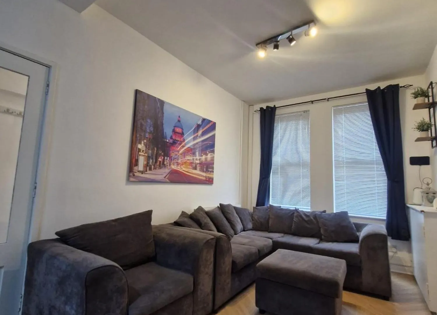Willa 4Br House Popular Ravenhill Road Belfast 0*,  Wielka Brytania
